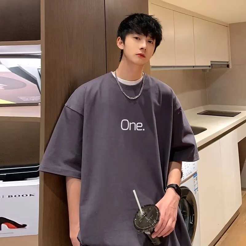 ((M-8XL) Mens oversized T-shirt with casual loose letters indicating that a printed T-shirt is suitable for menT250318