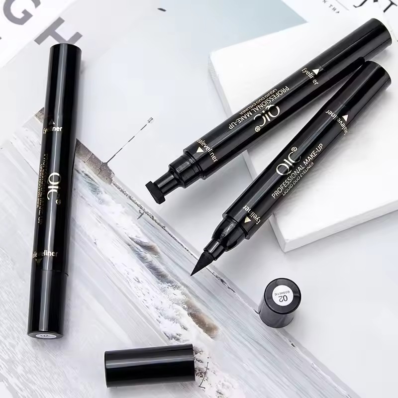 Double-head seal eyeliner Waterproof non-smudging triangle wing tail seal eyeliner