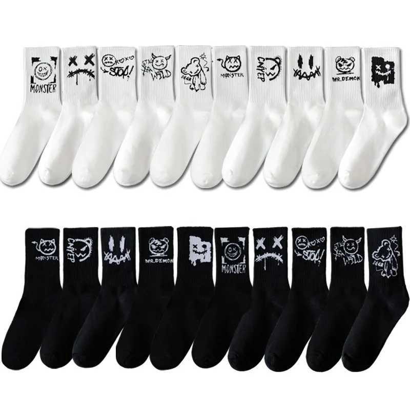 Ghostface 46 Couple Sports Socks Spring/Summer Basketball Socks Black and White Long Socks Mens Mid Socks Hip Hop X250319