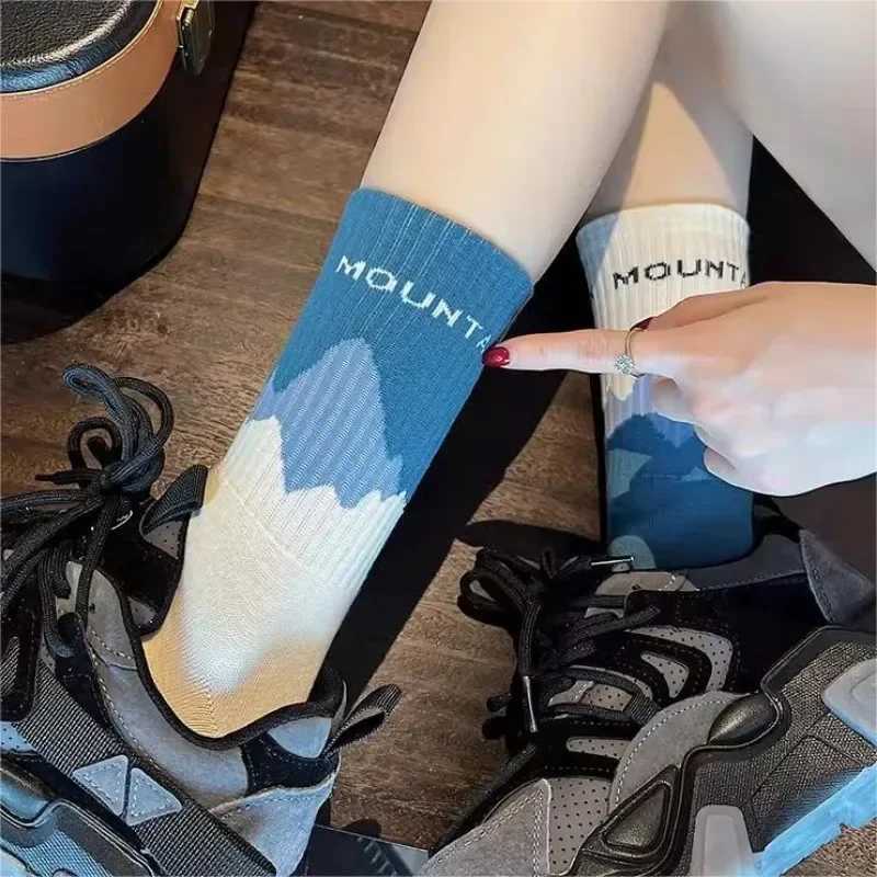 Super Beautiful Color Block Asymmetric Niche In Tube Socks Couple AB Socks Creative Fashion Trendy Cool Lovers Socks Mens X250319