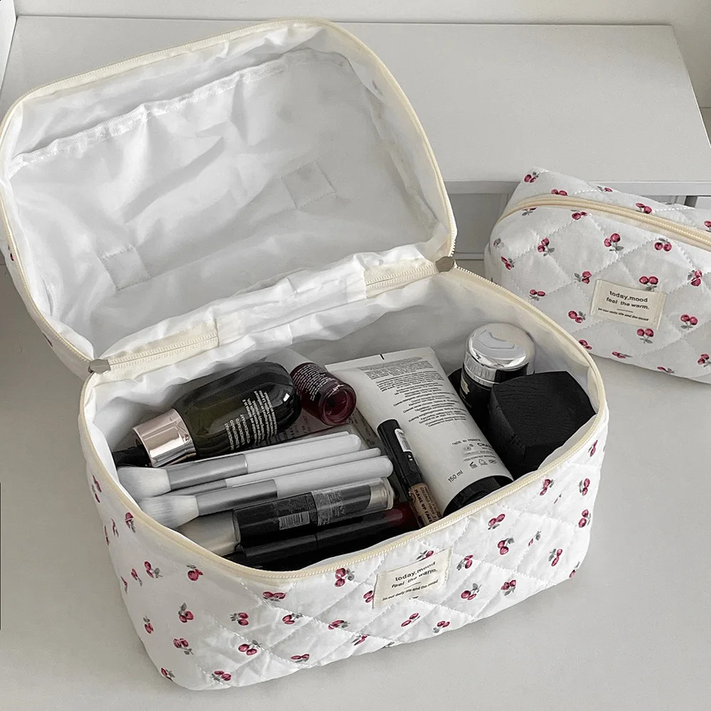 Fashion Cherry Tote Women Makeup Bag Portable Cute Ladies Cosmetic Toiletry Storage Pouch Handbag Cotton Quilted Zipper Bag 250314