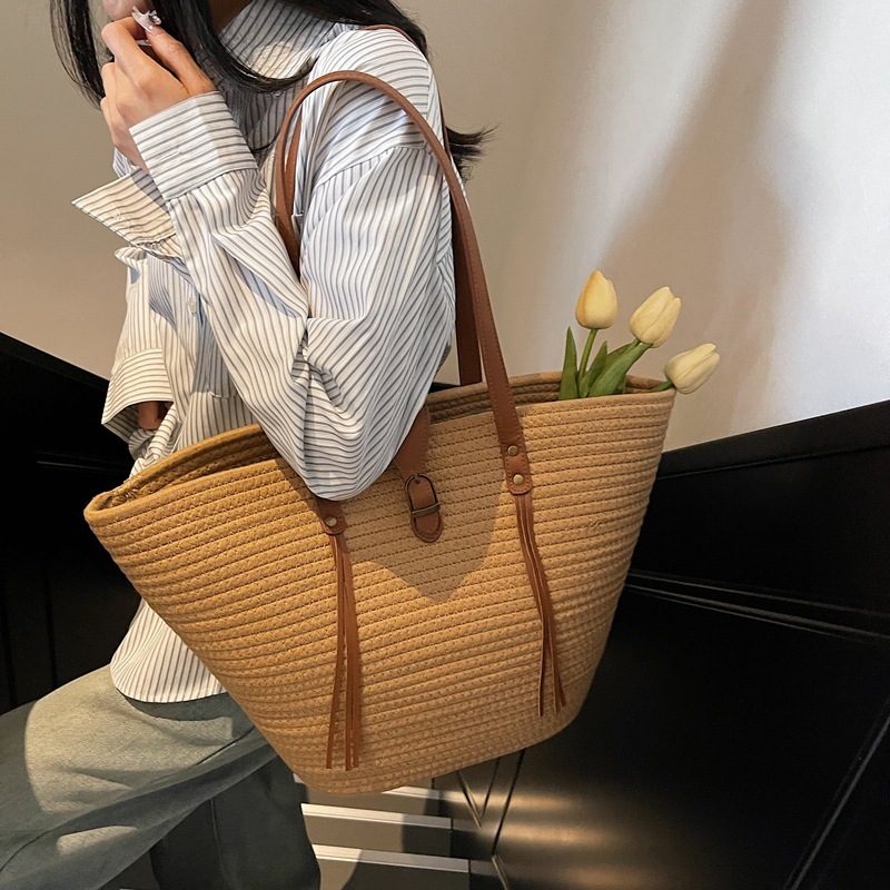 Straw For Women 2025 New Leisure Vacation Beach Woven Shoulder Large Capacity Commuting Tote Bag Fashion Shoulder Bags
