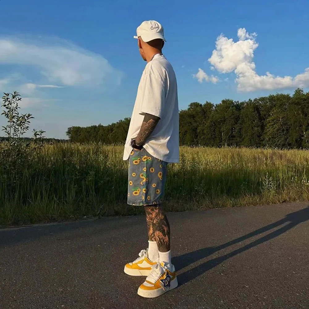 Denim Shorts Mens Summer High Street Capris Men Techwear Oversize Leisure Pants Unisex Streetwear Y2k Daisy Loose Jeans 250319