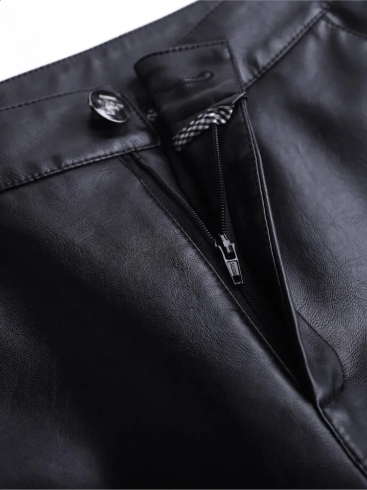 Black PU Leather Bermuda Shorts For Women Loose Long Shorts Motorcycle Punk High Waist Knee Length Bermuda Femme 250319