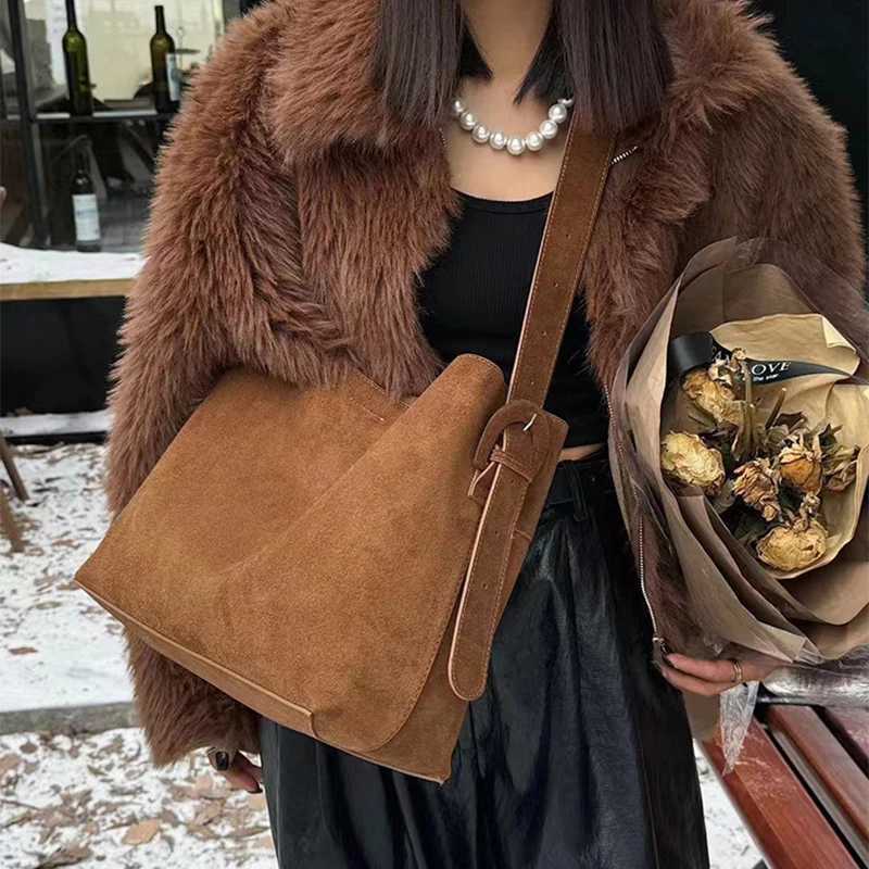 Winter Fashion Suede Frosted Tote Bag Wens Shoder Bag Retro Large Capaci Cow Leather Totes Fem Cmuter Travel Handbag Z250318