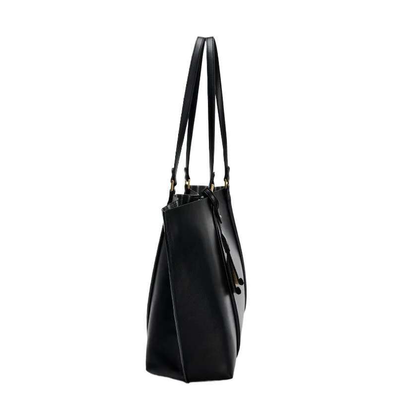 Famous Brands Tote Women New Minimalist Casual Large Capacity Shoulder Bag Pendant Detail Interior Maxi Pocket Female Bags