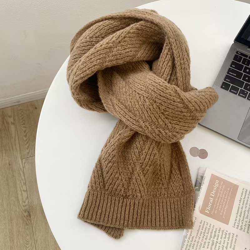 K175 2024 new Klein blue atmosphere scarf women autumn and winter shawl thickened Korean trend all-match neck scarf wholesale