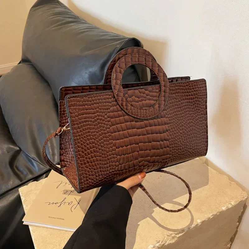 Fashionable Crocodile Pattern Square Bag Retro Versatile Crossbody Bag for Wen Mother Kids Bags for Girl Wen Handbag Bolso Z250318