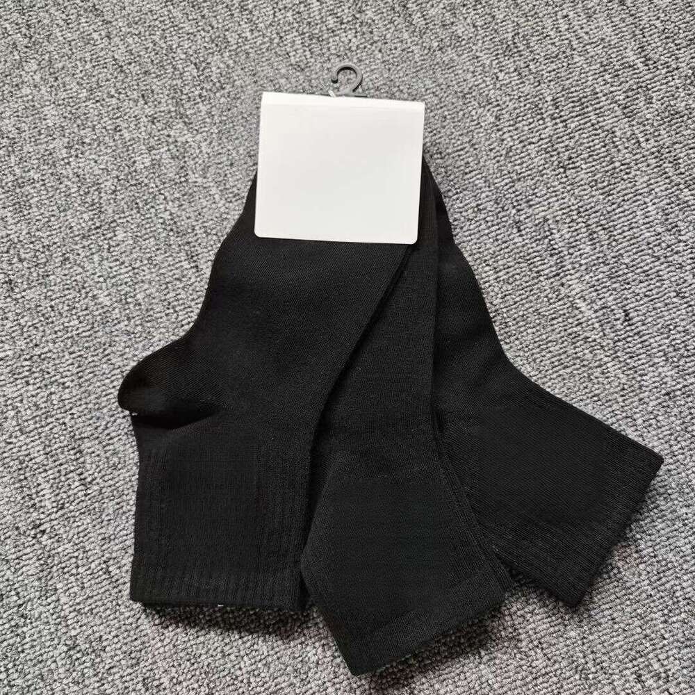 Sports Socks New Season Unisex Combed Embroidered Cotton Socks, Thin Wholesale, Breathable