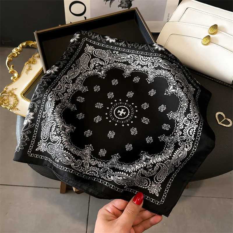 Luxury Paisley Print Wens satin square scarf for women imitates silk scarves breathable and windproof fashion accessories X250319