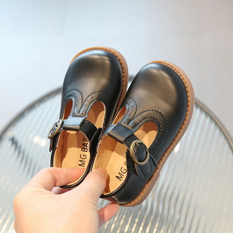 Childrens T with leather shoes girls princess boys breathable apartment Mary Janes black brown childrens baby spring and summer 250319