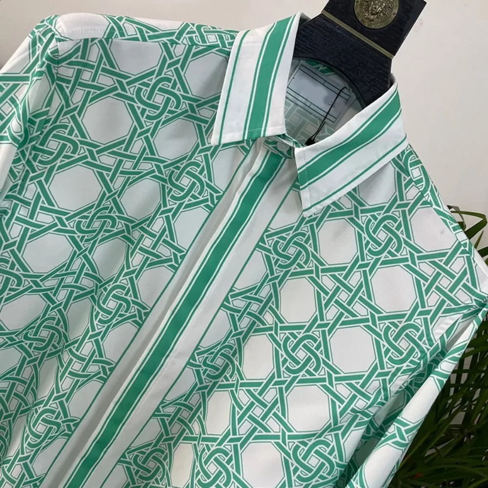 fashion trends for spring and summer casual travel digital printing mens shirts 250317