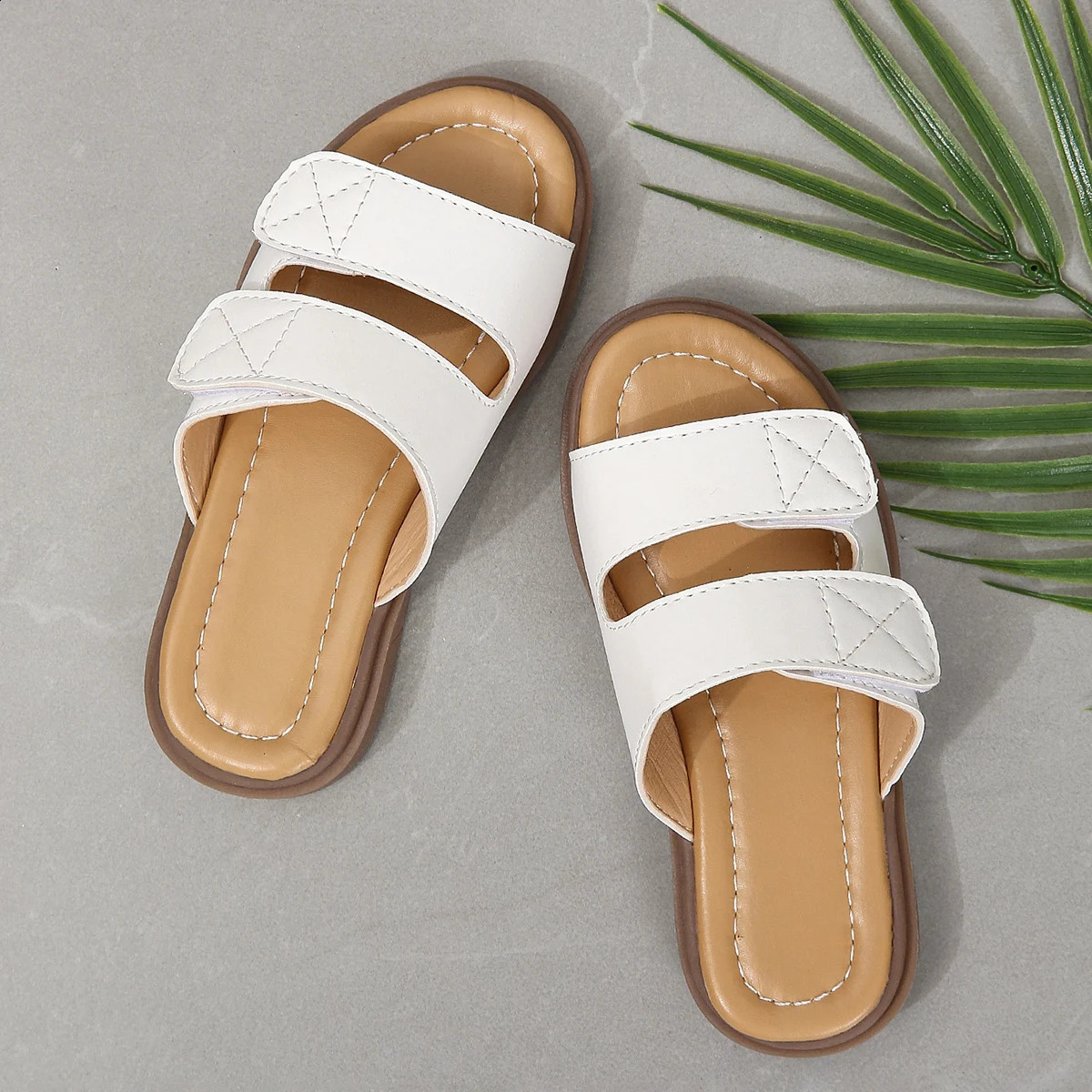 Girls Sandals Summer Medium sized Childrens Princess Soft soled Shoes 250312