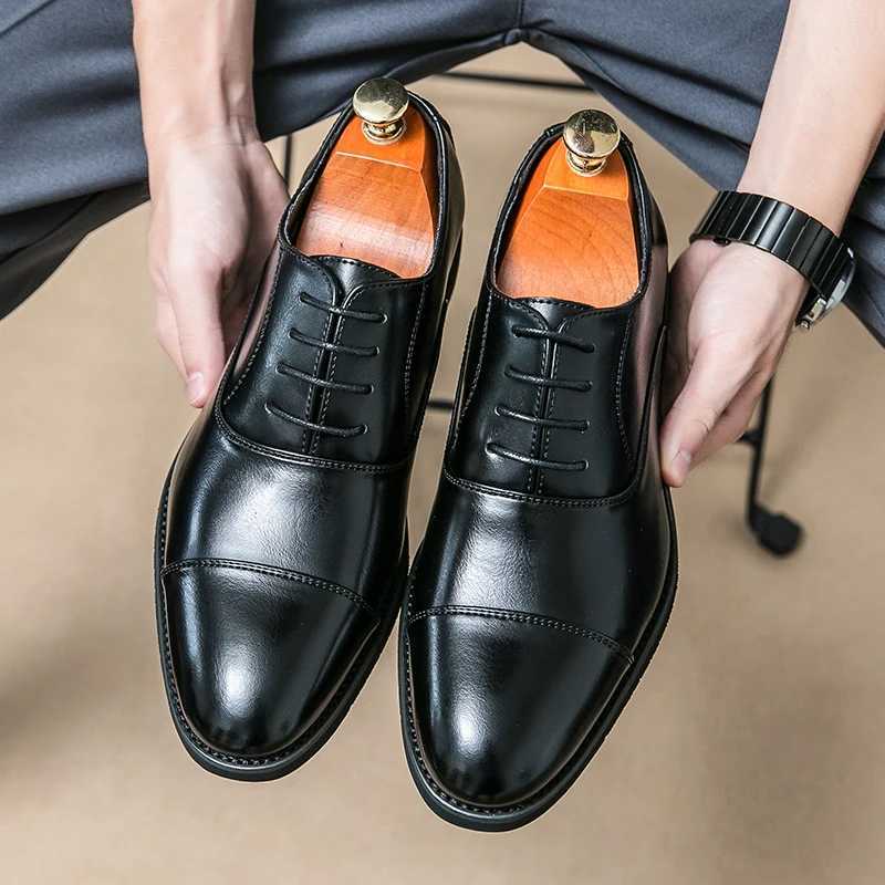 New Men Dress Shoes Luxury Brand Business Leather Shoes for Mens Comfortable Pointed Social Shoe Male Black Casual Wedding ShoesXJ250319
