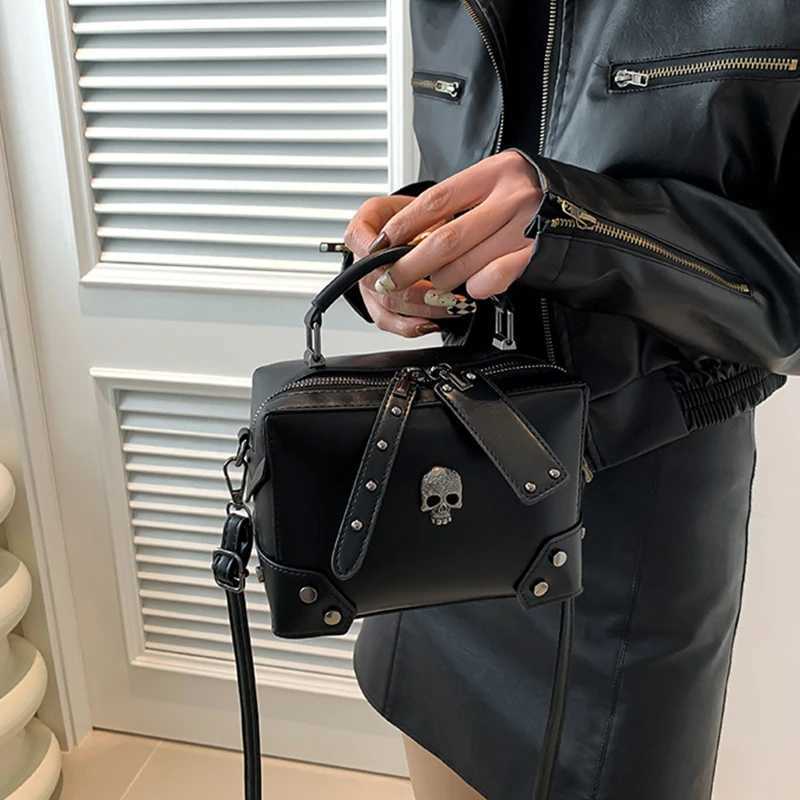New Arrival Women Gothic Punk Square Small Crossbody Handbag with Top Handle Skull Crosses Chain PU Leather Shoulder Lady Bag Handbag Purse T250318