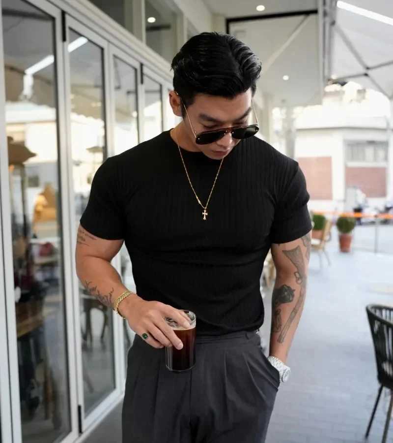 2024 New Fashionable Muscle Fitness Mens Summer Sports Fitness Leisure Round Neck Elastic Short Sleeve Vertical Stripe T-shirtT250318