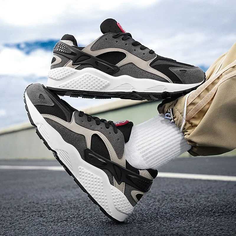 Fashionable Korean Style Casual Running Shoes For Youth Men New Arrival Sport Shoes Trendy Running Boots Motorcycle Equipment Z250319