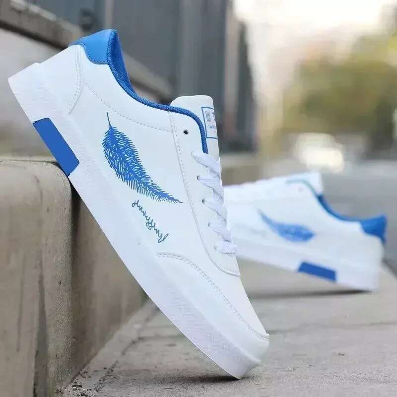 2025 new summer sports shoes men's board shoes vulcanized cheap flat bottom designer fashionable men's tennis shoes