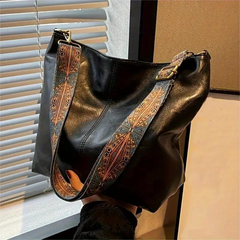 1 Bohemian fashion faux leather shoulder bag suitable for women large capacity cross body handbag with retro wide strap 250317