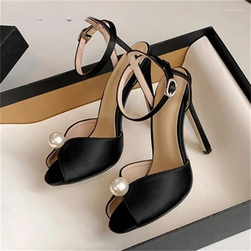 2025 S Fashion Designer Sandals Aneikeh Satin Silk String Bead Peep Toe Pumps Thin Heels Gladiator Ankle Strap Sandalias Wedding Bridal Shoes Women