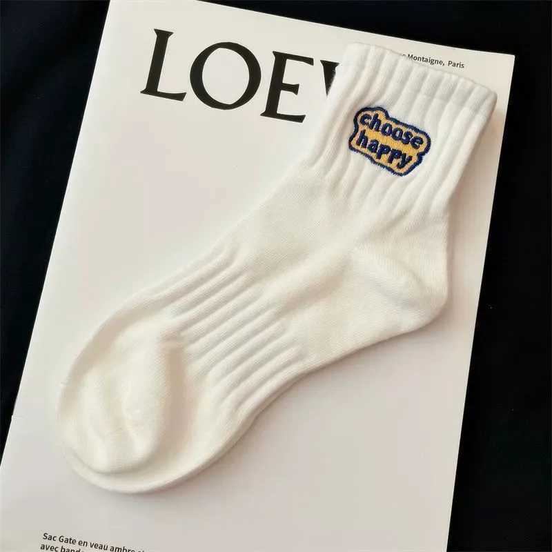 6/12 pairs of neutral letter socks fashionable printed sweatshirt absorbent breathable soft and comfortable suitable for couples casual socks X250319