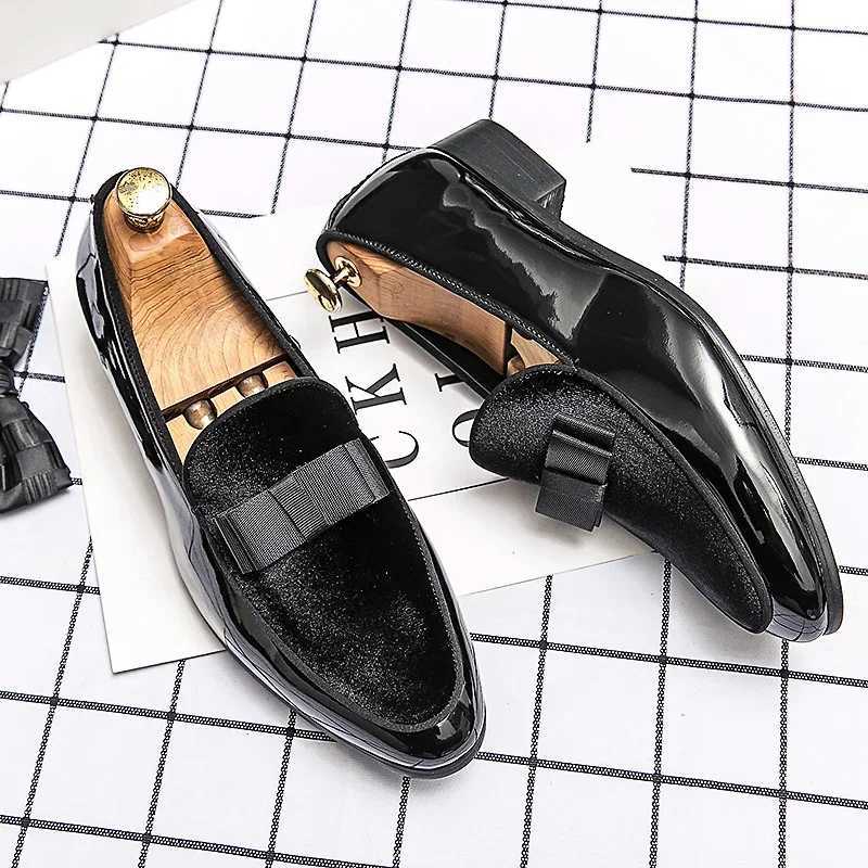 New luxury mens casual Loafers Fi decorative suede driving shoes business formal dress grooms shoes Zapatos HombreXJ250319
