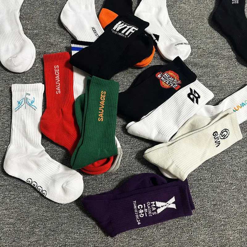 1 pair of mens cotton shock-absorbing thick sports socks white black gray street skateboarding basketball socks X250319