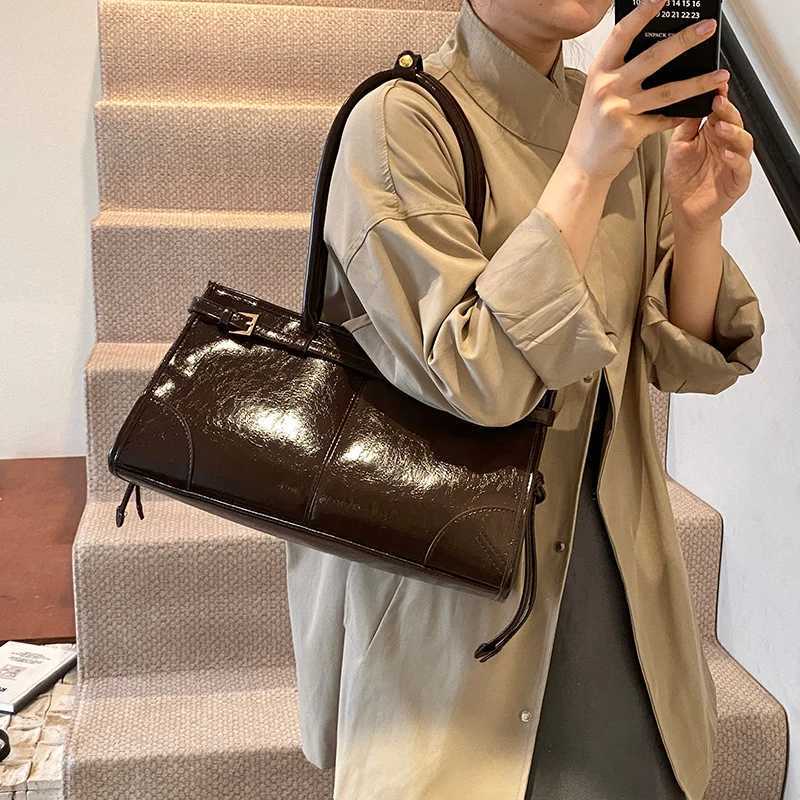 MOODS Belt Buckle Design Shoder Bags For Wen 2024 New Luxury Designer Pureses And Handbags Pure Color Large Capacity Shopper Y250318
