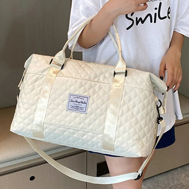 Carry On Travel Bag Large Capacity Weekender Overnight Duffle Bags with Shoe Compartment Sports Fitness Handbag for Women 250317