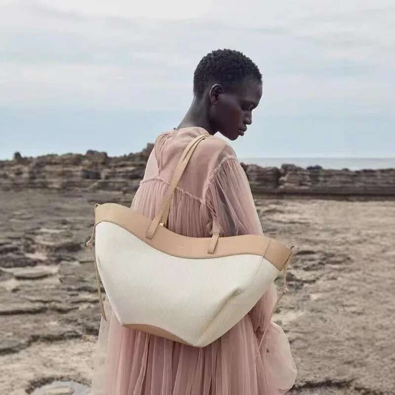 2025 New Tote With Advanced Texture, Leisure, Versatile, Commuting, Large Capacity Women's Bag