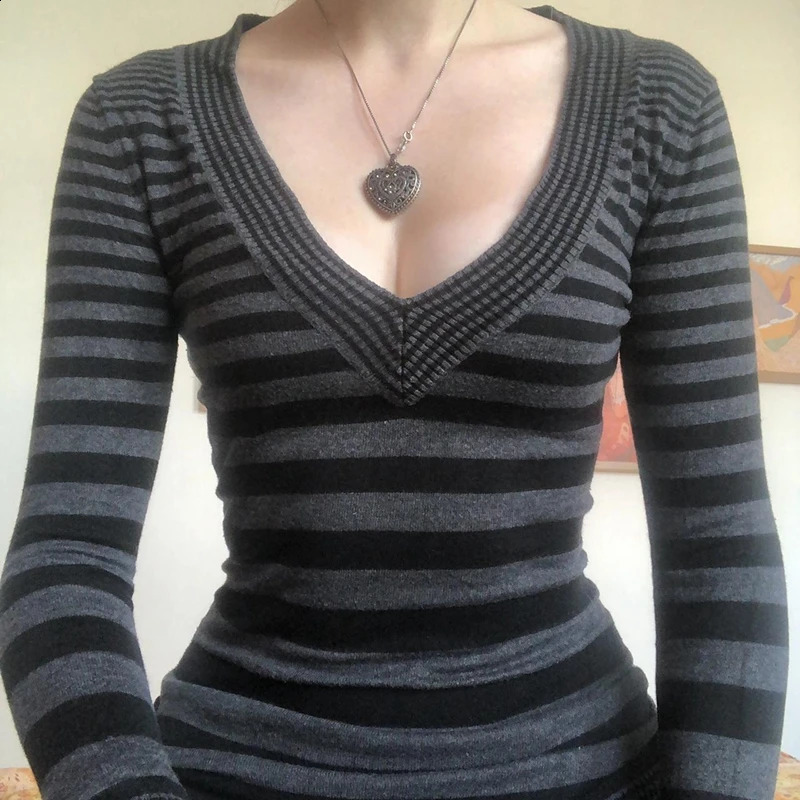 Y2K Grunge Emo 00s Vintage T Shirt Black Grey Striped V Neck Long Sleeve Jumper Tops Chic Women Autumn Retro Mall Goth Tees 250319