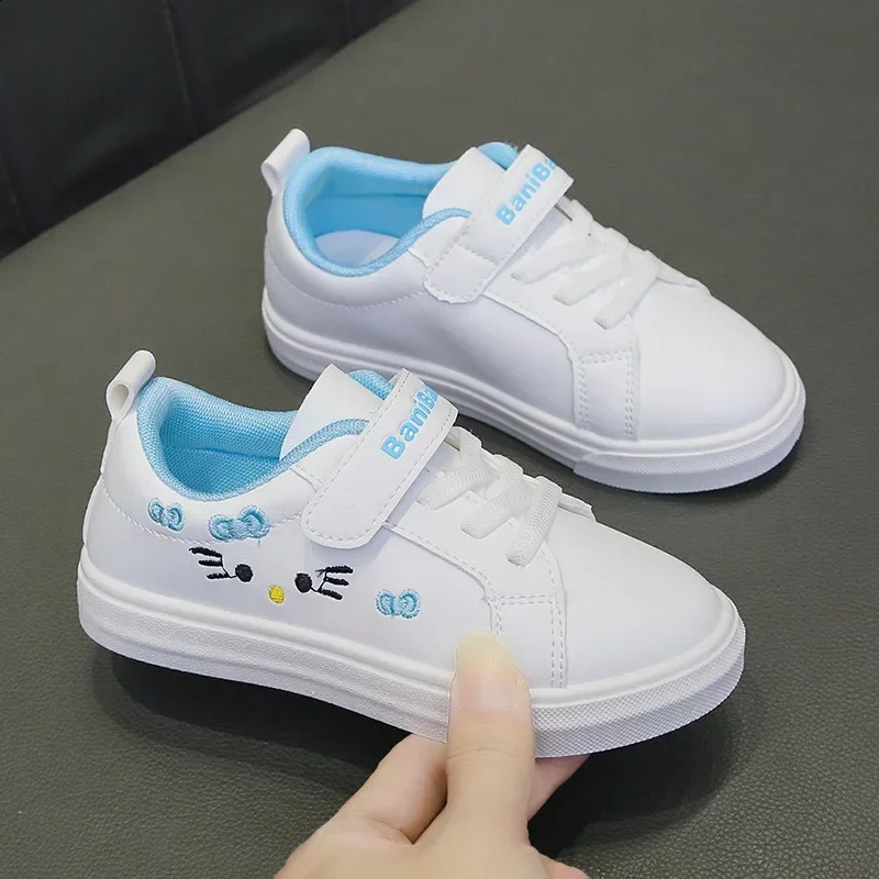 Four Seasons Childrens Board Shoes Boys Sports Running Shoes Girls Fashion Leather Flat Shoes Kids Soft Bottom Casual Shoes 250319