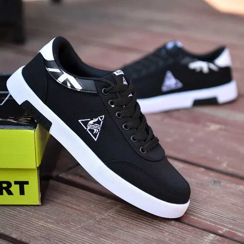 2023 Autumn Flat Canvas for Men Mens Sneakers Fashion Platform Vulcanized Shoe Outdoor Lightweight Sport Shoes Casual Shoes Z250319