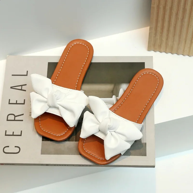 Summer Girls Slippers Bow Knot Beach White Beige Comfortable Childrens Slide Fashion Leisure Holiday Childrens Sandals 250318