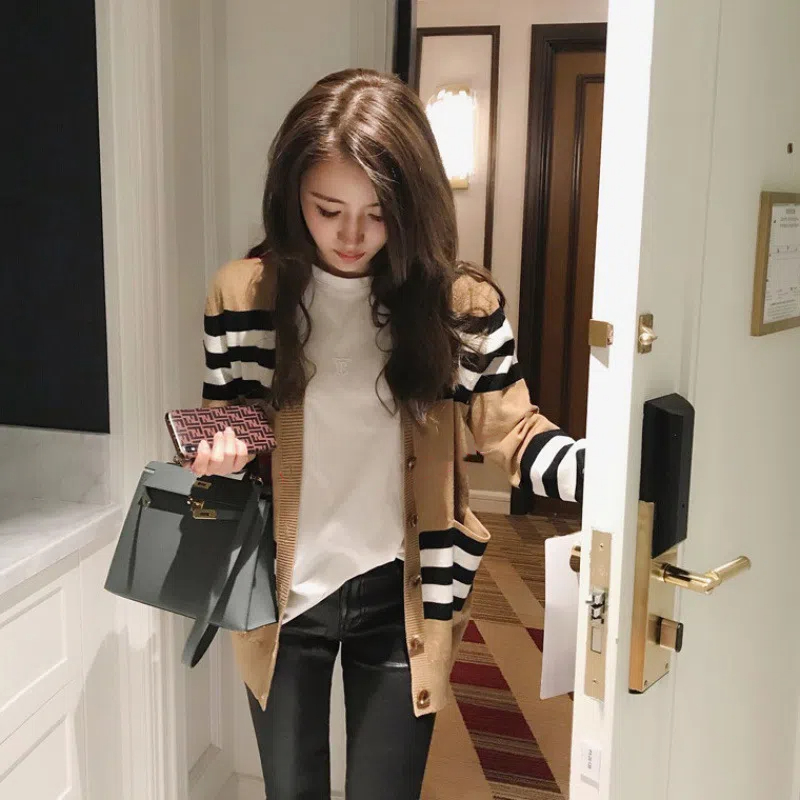 Designer Women Sweater long cardigan Fall Turtleneck Knitted Soft Pullovers Cashmere Soft Render Knit Sweaters Autumn Winter O-Neck Knitwear