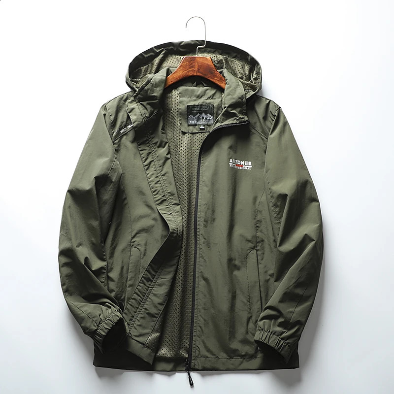 Ueteey Windproof Waterproof Men Jacket Outdoor Hiking Camping Fashion Mens Coat Autumn Quick Drying Casual Male Blazer 250317