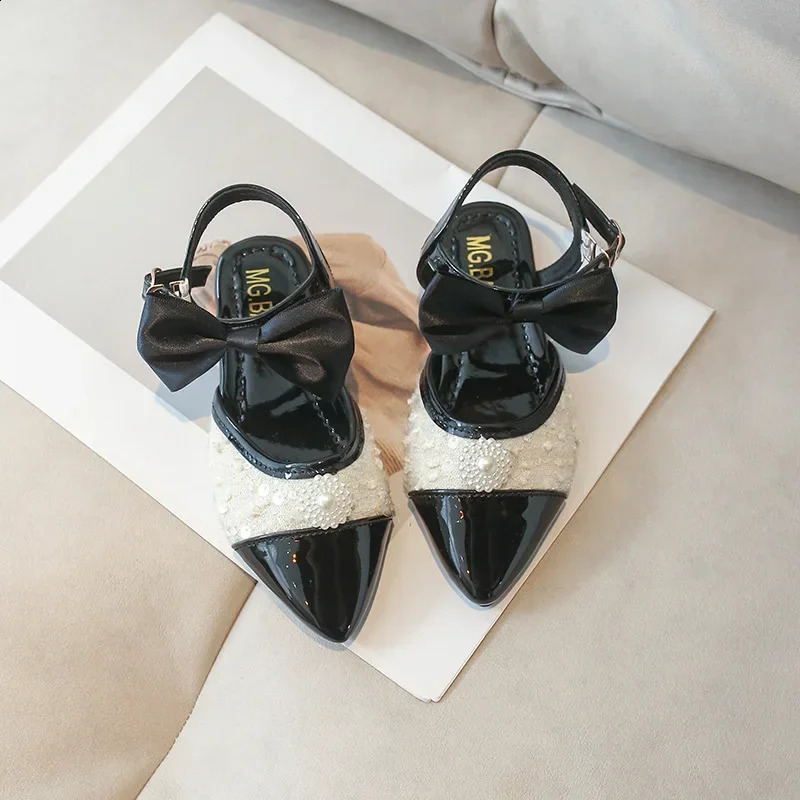 Childrens leather womens shoes autumn comfortable and elegant beaded bow soft soled wedding princess 250319