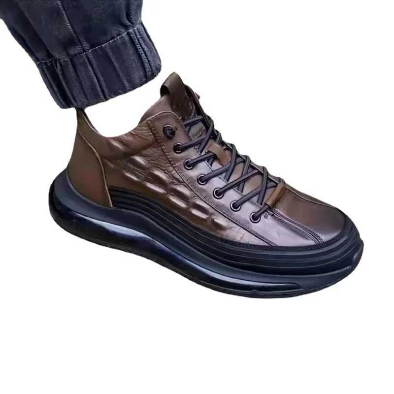 Mens sports shoes spring and summer new platform comfortable mid cut mens casual shoes lightweight shock absorption mens vulcanized shoes Z250319