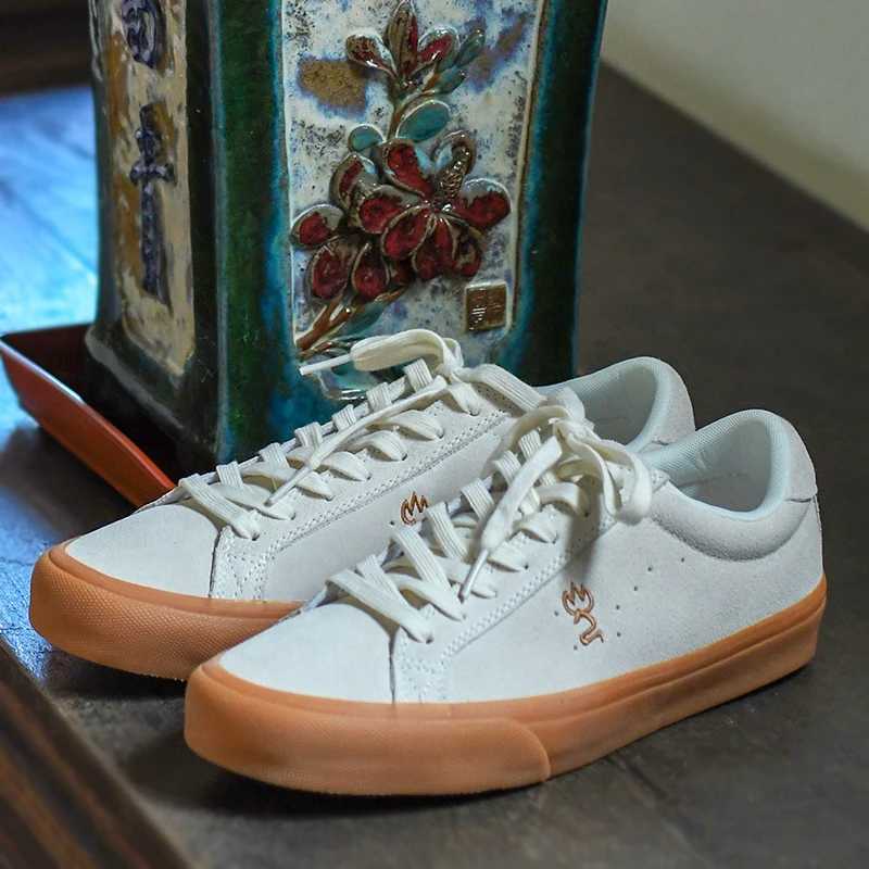 Jewelry Stylish Casual Sneakers Wen Men shoes premium suede skateboard Shoes Breathable vcani Skate shoes durable Sole Y250318