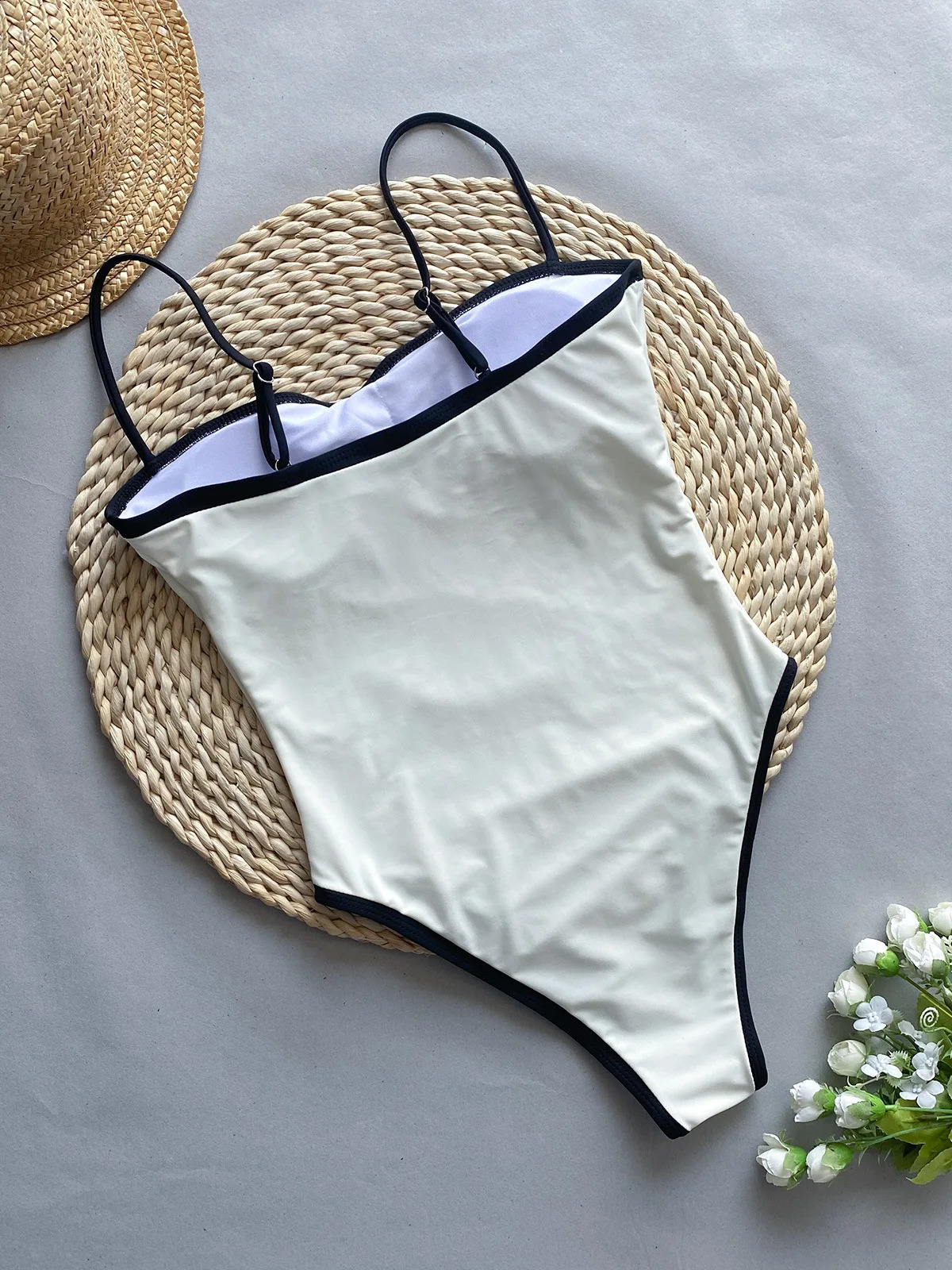 2024 Vintage Swimsuit Retro Swimwear Womens Swimsuit Bandeau Bathing Suit Beachwear Monokini Female Swimming Suits 250317