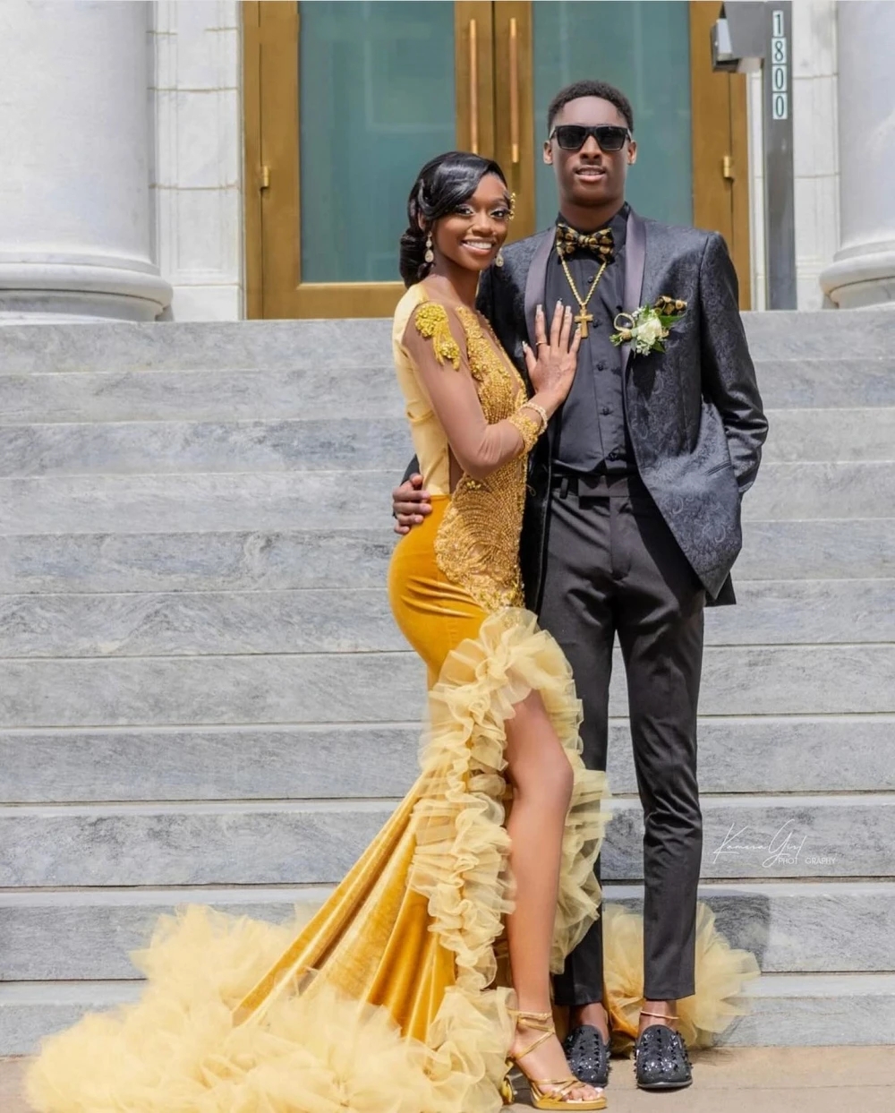 Luxurious African Gold Crystal Mermaid Prom Dresses Side Slit Ruffles Stylish Evening Gown Beaded Glitter Formal Party Events Dress