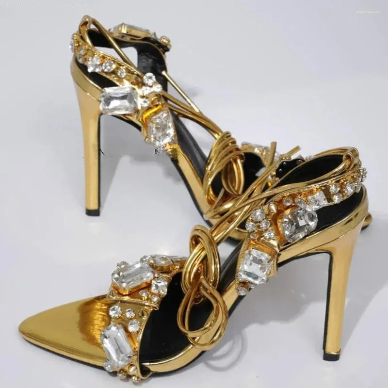 2025 S Fashion Designer Sandals Sexy Ankle Strap Golded Women Party Nightclub Stripper Heels High Quality Crystal Dia Pointed Toe Wedding Shoes