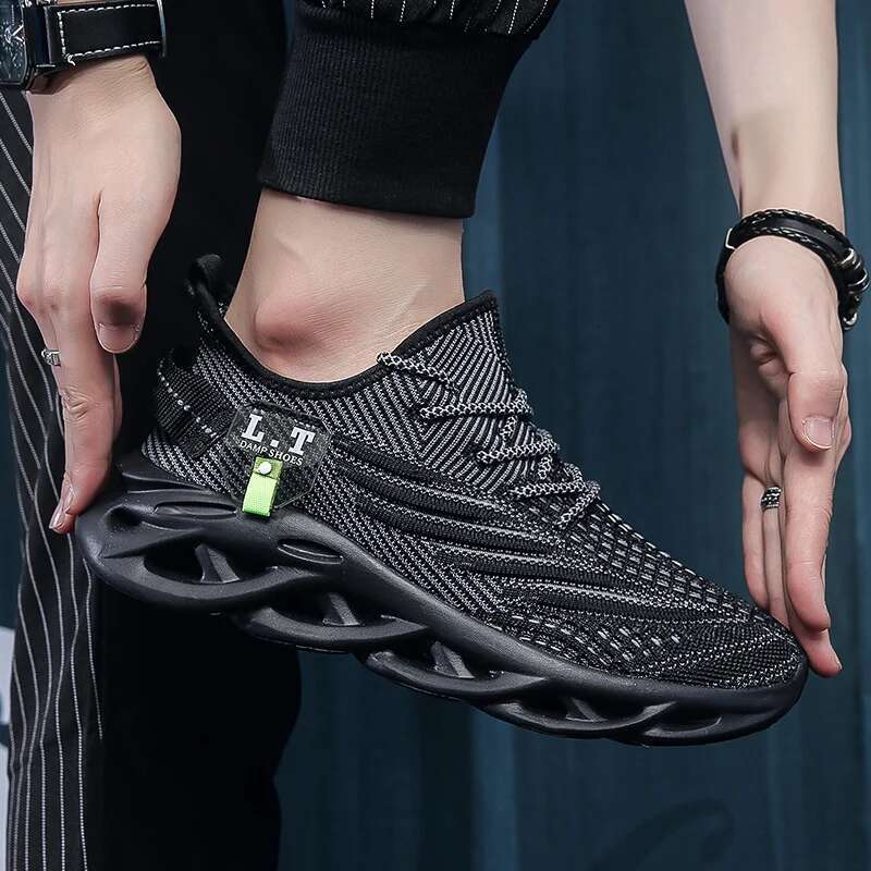 2025 new black running and jogging casual sports shoes, white outdoor breathable mesh designer fashionable men's lightweight shock-absorbing spor