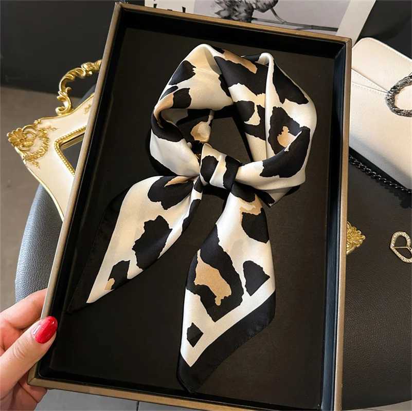 Silk Feeling Square Scarf Wen Leopard Print Neckerchief Hair Band Foard Bandana Scarf Tie Shawl Wraps Luxury 70CM Scarf X250319