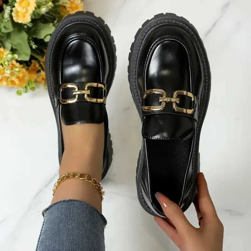 2024 Womens Shoes Womens Fi Mary Janes Round Toes Flat Loafers Oxford Platform Casual Metal Chain Buckle Womens High Heels BlackXJ250319