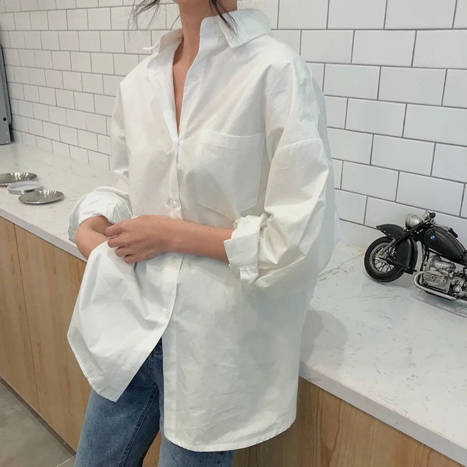 Fashionable and elegant office womens shirt matched with white Loos long sleeved top 2025 casual trend 250319