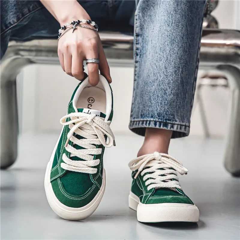 Men Skateboarding Shoes Canvas Thick Bott Platform Shoes Cfortable Breathable Vcani Shoes Casual Sneakers Student Shoe Y250318