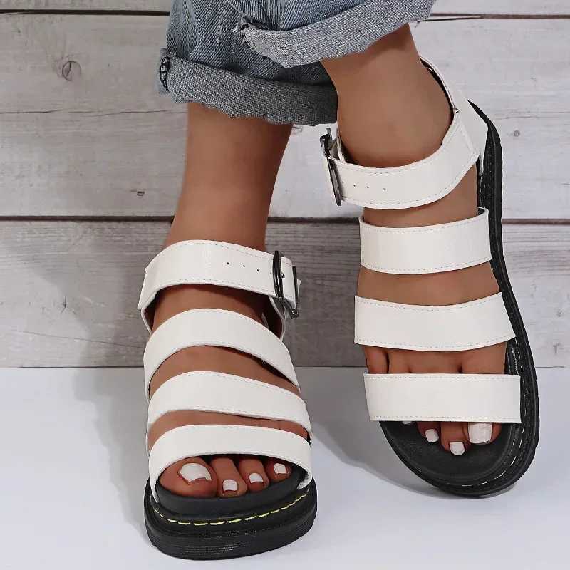New Arrival Summer 2025 Classic Leather Sandals Ladies Roman Buckle Open Toe Beach Shoes Thick Bottom Leather Fish Mouth Trifle Sandals 43 T250318