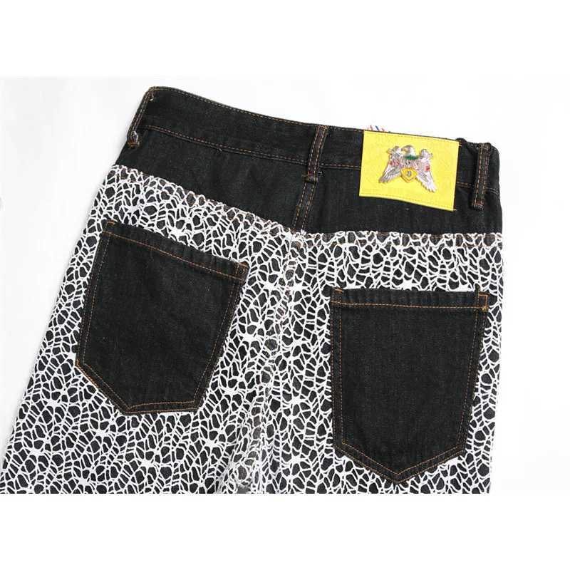 New Summer Loose Straight Leg Mens Denim Shorts Trend Embroidered Spider Web Personalization and Versatile Casual Mid Waist Shorts W250319