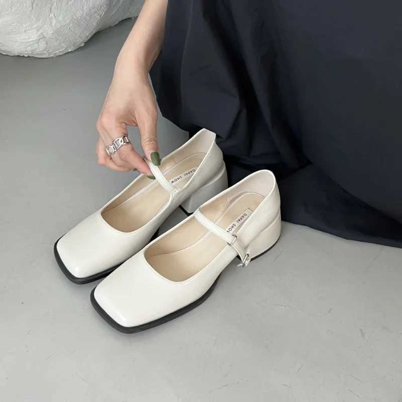 2025 Brand Womens High Heels Fi Square Toes Womens Mary Jane Shoes Soft soled Ballet Shoes Luxury Shallow Button Womens SandalsXJ250319
